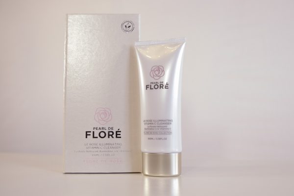 Le Rose Illuminating Vitamin C Cleanser